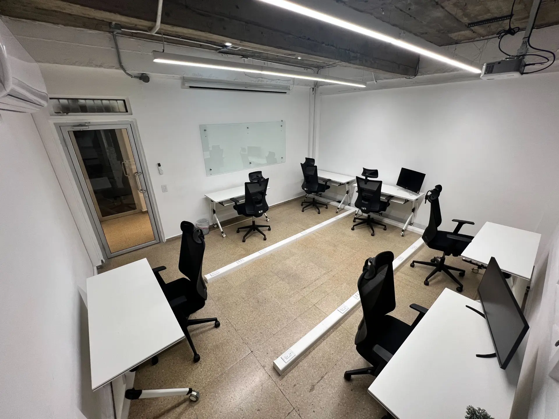 The Hub Lab – Nikola Tesla Room