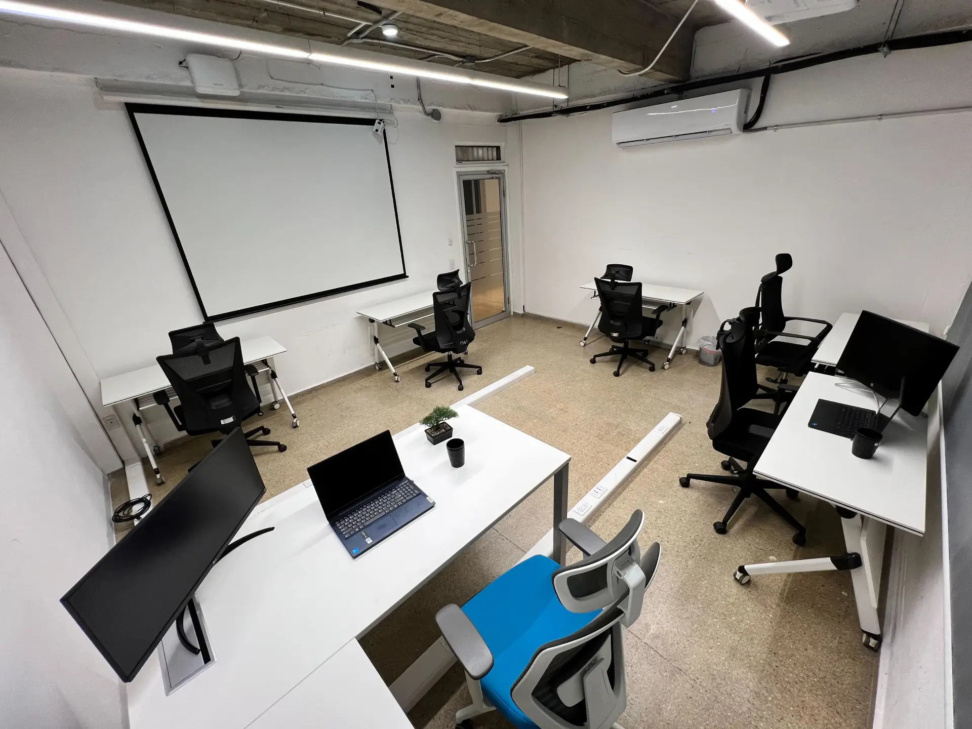 The Hub Lab – Steve Jobs Room