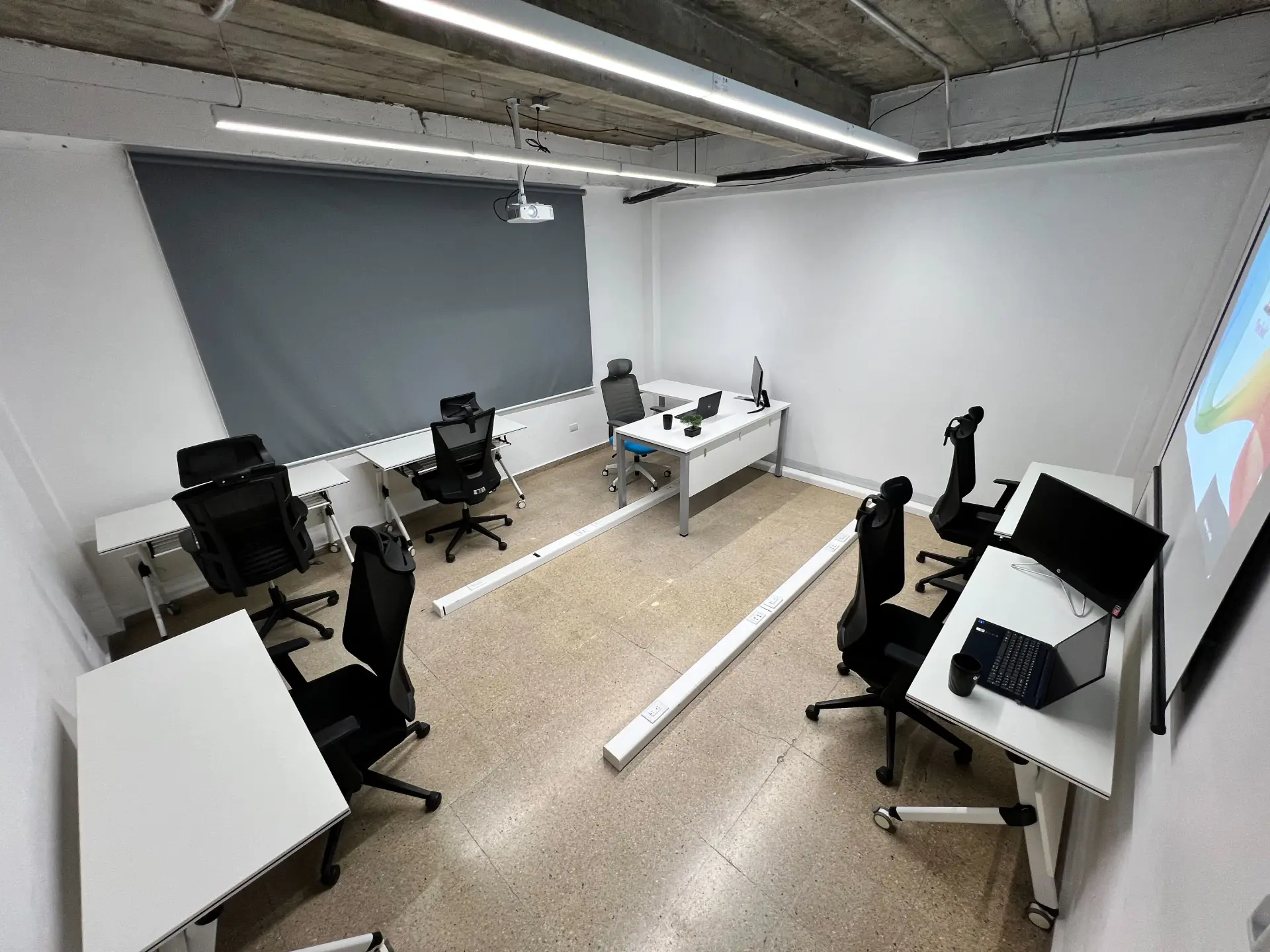 The Hub Lab – Steve Jobs Room